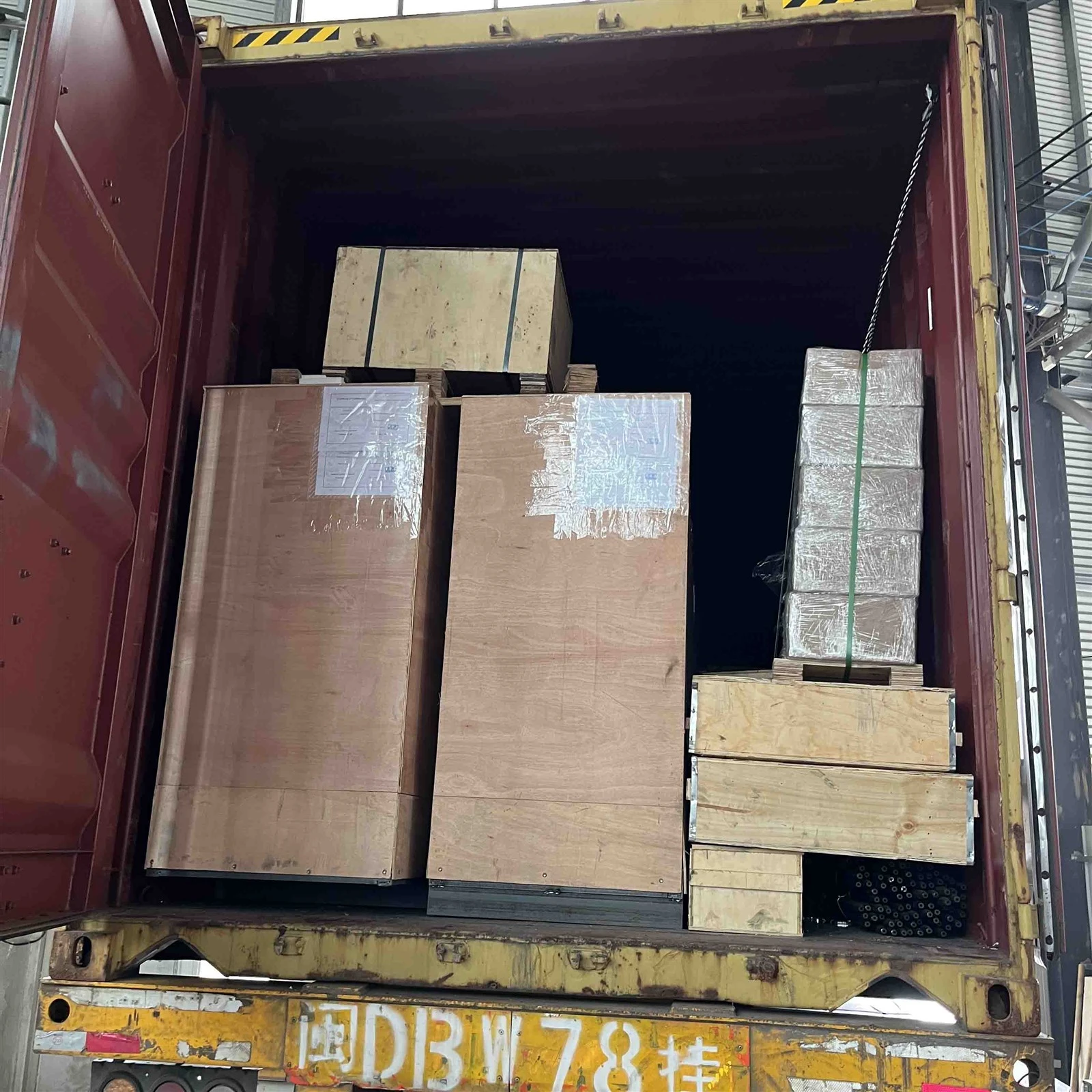 Stone Pushing Hydro Bag Loading Container Stone Pushing Hydro Bag Loading Container